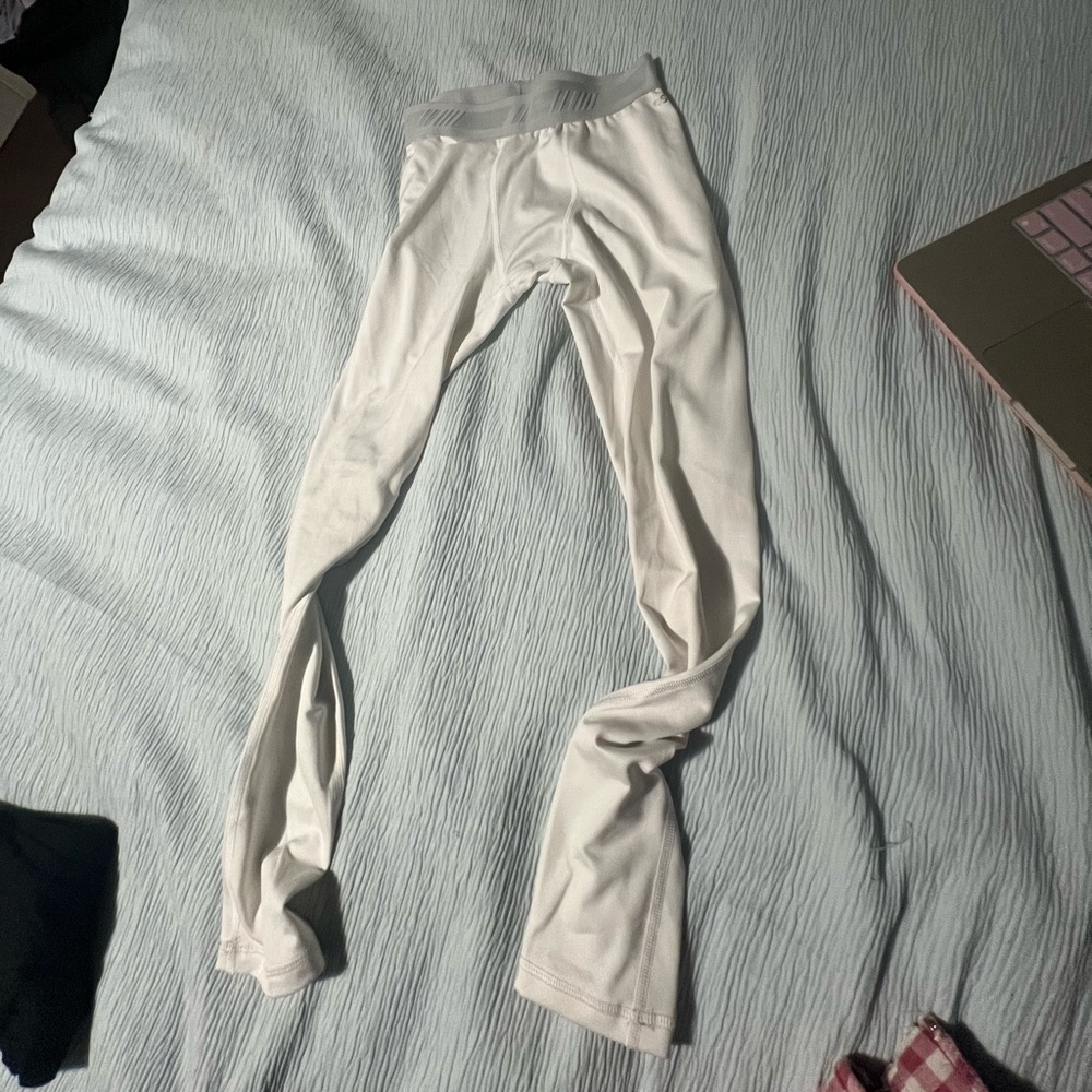 compression tights for basketball fits a women’s small